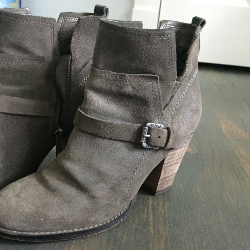 Gray suede ankle booties size 7 - Picture 1 of 5